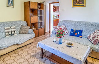 Photo 3 - 3 bedroom House in Poreč with garden and terrace