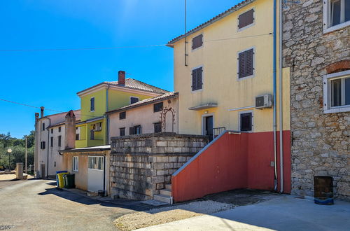 Foto 28 - Casa con 3 camere da letto a Poreč con giardino e terrazza