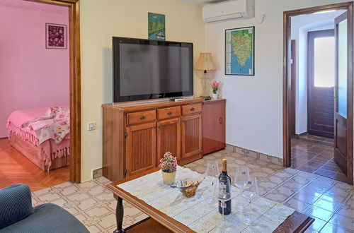 Foto 25 - Casa con 3 camere da letto a Poreč con giardino e terrazza