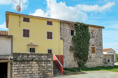 Photo 23 - Maison de 3 chambres à Poreč avec jardin et terrasse