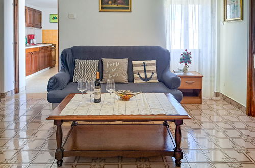 Foto 2 - Casa con 3 camere da letto a Poreč con giardino e terrazza