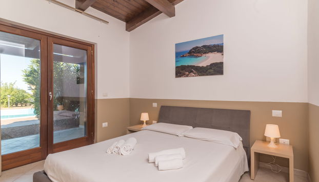 Maison de 5 chambres à Trinità d'Agultu e Vignola avec piscine privée et jardin - Photo 4