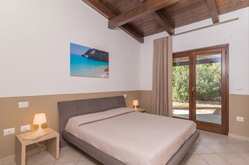 Photo 10 - Maison de 3 chambres à Trinità d'Agultu e Vignola avec piscine et vues à la mer