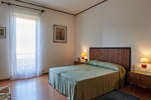 Foto 10 - Apartamento de 2 quartos em Porto Valtravaglia com piscina e vista para a montanha