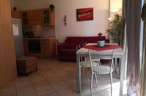 Photo 8 - 2 bedroom Apartment in Lazise with swimming pool and garden