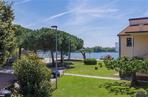 Photo 12 - 1 bedroom Apartment in Umag with terrace and sea view