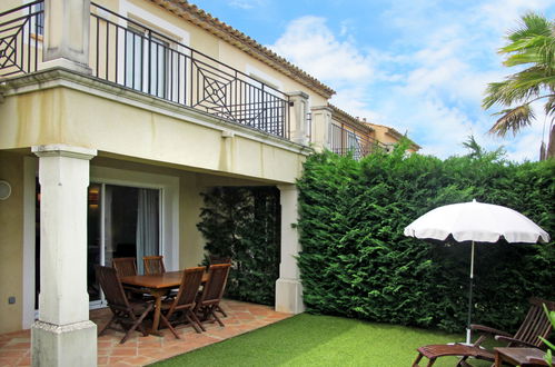 Photo 1 - Maison de 2 chambres à Roquebrune-sur-Argens avec piscine et vues à la mer