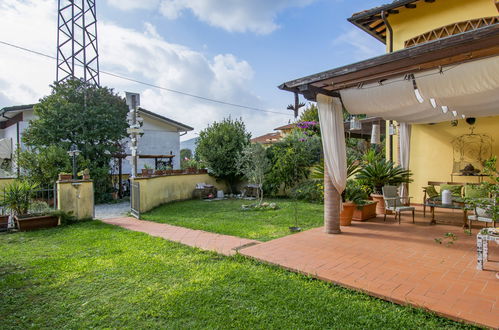 Foto 25 - Casa con 3 camere da letto a San Giuliano Terme con giardino e terrazza