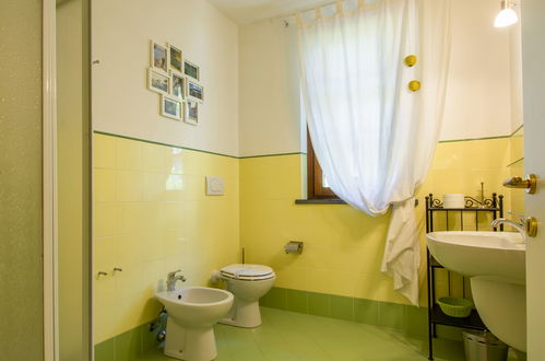 Photo 19 - 3 bedroom House in San Giuliano Terme with garden and terrace