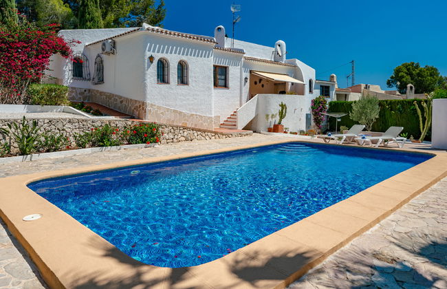 Casa de 3 quartos em Jávea com piscina privada e jardim - Foto 1