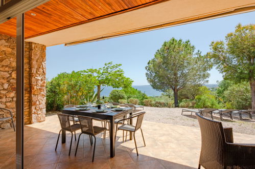 Foto 2 - Casa de 3 quartos em Sainte-Maxime com terraço e vistas do mar