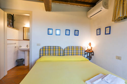Foto 5 - Haus mit 1 Schlafzimmer in Pescia mit schwimmbad und garten