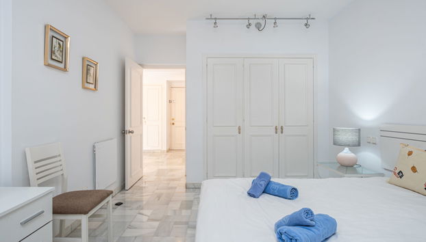 2 bedroom Apartment in Marbella with swimming pool and garden - Photo 5