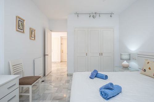 Foto 5 - Apartment mit 1 Schlafzimmer in Marbella mit schwimmbad und blick aufs meer