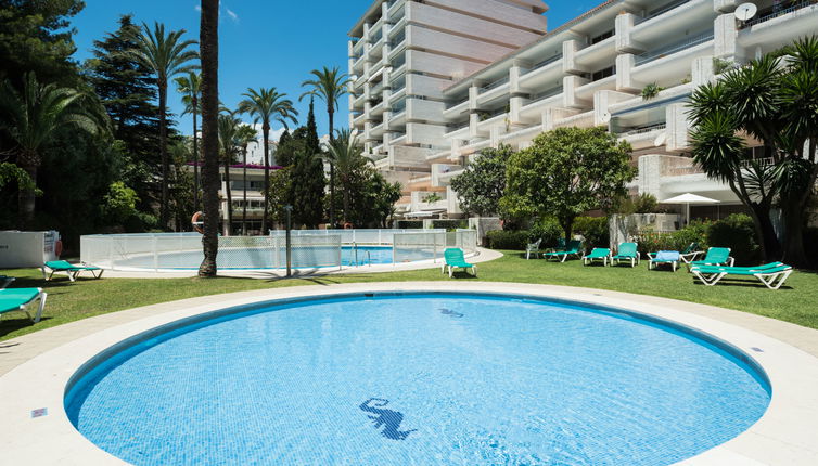 Foto 1 - Apartamento de 1 habitación en Marbella con piscina y vistas al mar