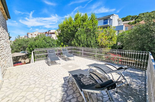 Photo 2 - Maison de 3 chambres à Tisno avec jardin et terrasse