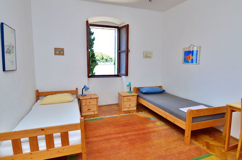 Photo 10 - 3 bedroom House in Tisno with garden and terrace