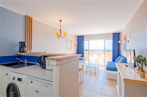 Photo 9 - Appartement de 2 chambres à Roquebrune-sur-Argens avec piscine et vues à la mer