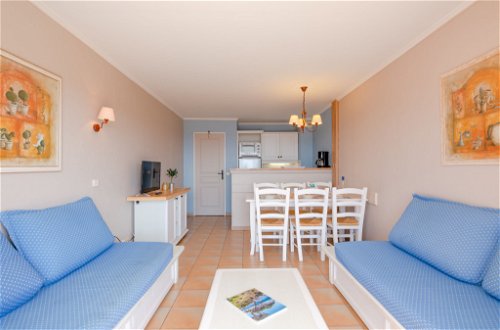 Foto 4 - Apartamento de 2 quartos em Roquebrune-sur-Argens com piscina e vistas do mar