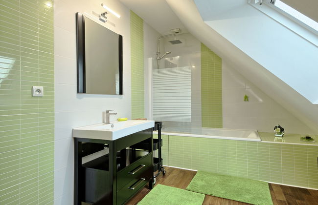 3 bedroom House in Besné with garden and terrace - Photo 26