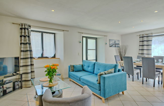 3 bedroom House in Besné with garden and terrace - Photo 4