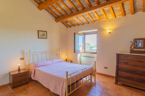 Photo 10 - 4 bedroom House in Crecchio with private pool and garden