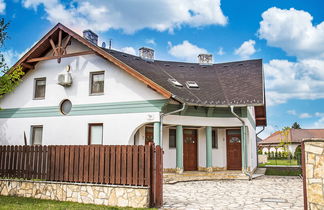 Photo 1 - 3 bedroom Apartment in Balatonmáriafürdő with garden and terrace