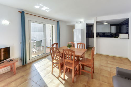 Photo 9 - 2 bedroom Apartment in Roses with garden and terrace