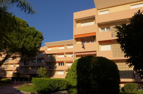 Foto 16 - Appartamento con 1 camera da letto a Saint-Cyr-sur-Mer con terrazza e vista mare