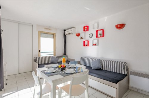 Foto 6 - Apartamento de 1 quarto em Fréjus com piscina e vistas do mar