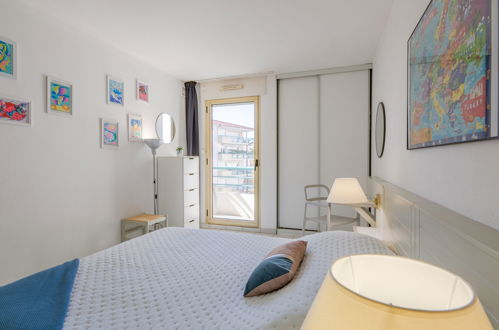 Foto 14 - Apartment mit 1 Schlafzimmer in Fréjus mit schwimmbad und blick aufs meer