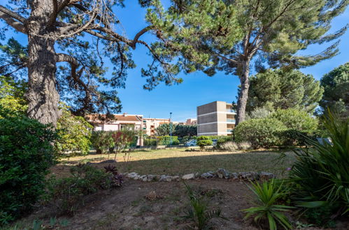 Photo 14 - Apartment in Bormes-les-Mimosas with garden