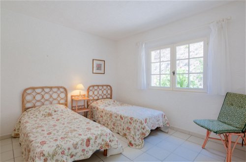 Foto 10 - Casa con 5 camere da letto a Grimaud con piscina privata e vista mare