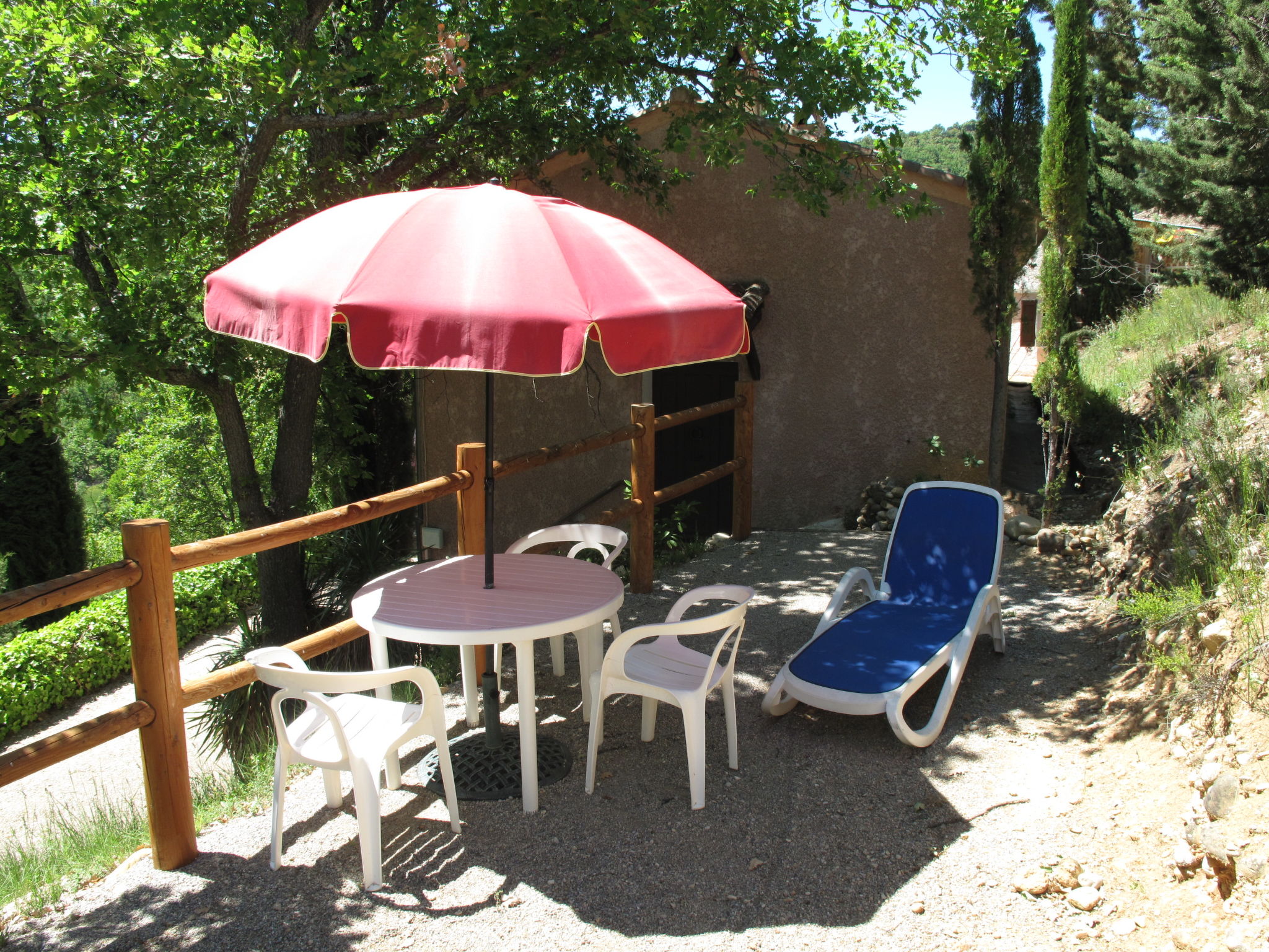 Photo 2 - Maison de 1 chambre à Puimichel avec jardin