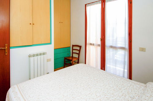 Photo 8 - 2 bedroom House in Rosolina with swimming pool and terrace