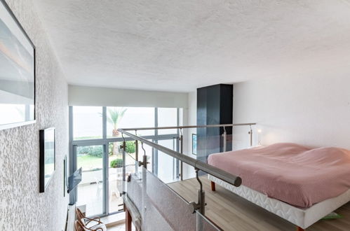 Foto 4 - Appartamento con 2 camere da letto a Fréjus con terrazza e vista mare