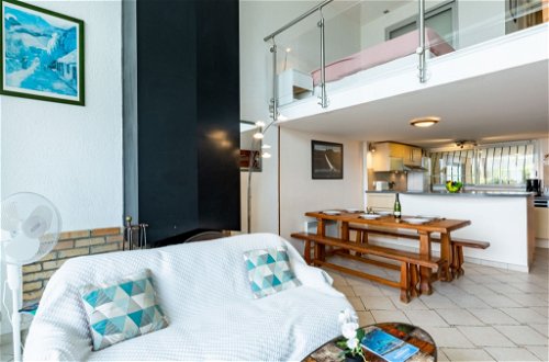 Photo 8 - Appartement de 2 chambres à Fréjus avec terrasse et vues à la mer