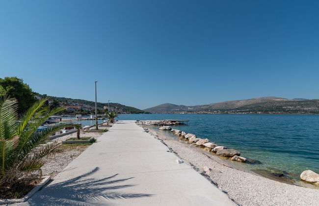 Apartamento de 3 quartos em Trogir com piscina e jardim - Foto 29