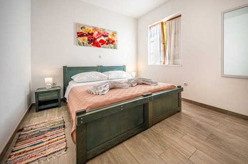 Foto 5 - Appartamento con 1 camera da letto a Senj con vista mare