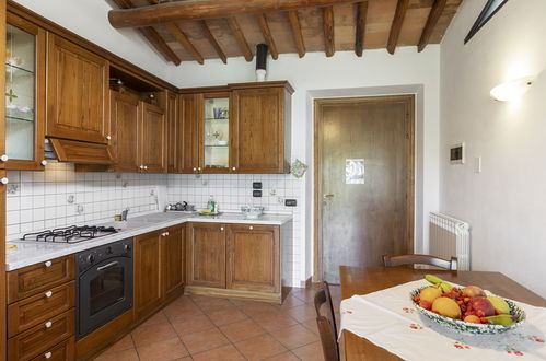 Photo 11 - 2 bedroom Apartment in Poggibonsi with swimming pool and garden