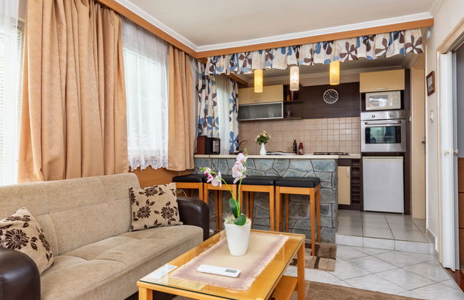 Casa de 3 quartos em Ábrahámhegy com jardim e terraço - Foto 5