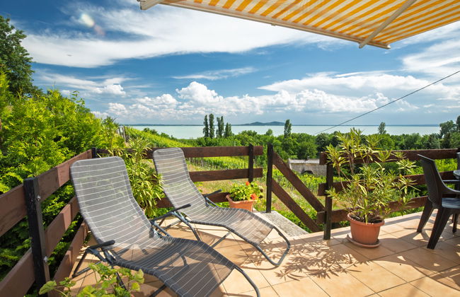 Casa de 3 quartos em Ábrahámhegy com jardim e terraço - Foto 2