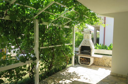 Photo 12 - 2 bedroom Apartment in Vir with garden and terrace