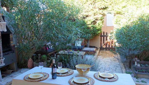 Haus mit 2 Schlafzimmern in Fleury mit schwimmbad und garten - Foto 3