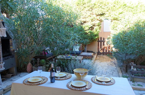 Photo 3 - Maison de 1 chambre à Fleury avec piscine et vues à la mer