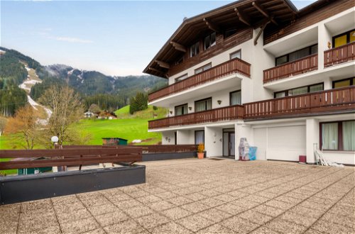 Foto 15 - Apartamento en Zell am See con terraza y vistas a la montaña