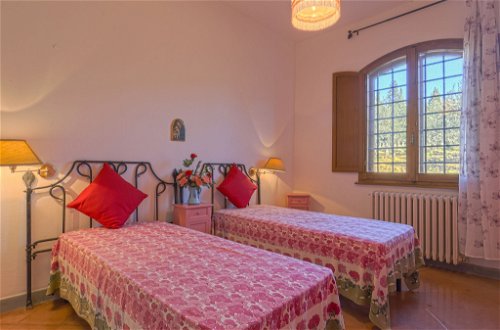 Foto 9 - Haus mit 3 Schlafzimmern in Certaldo mit schwimmbad und garten