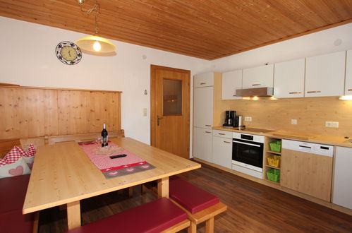 Foto 5 - Apartamento de 2 quartos em Zellberg com sauna e vista para a montanha