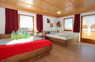 Foto 3 - Apartamento de 2 quartos em Zellberg com sauna e vista para a montanha