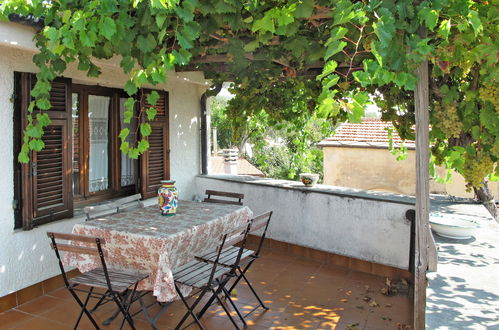 Photo 4 - Maison de 3 chambres à Imperia avec jardin et terrasse